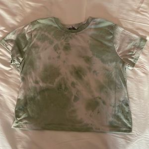 Green and white tie-dye short tee shirt